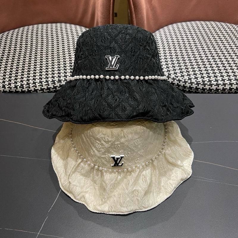 LV hat 082903